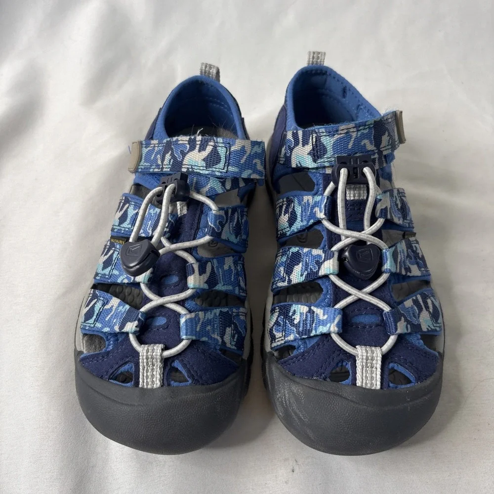 KEEN Newport H2 Waterproof Sandals Blue Camo Size 1 Gorpcore Bungee Hiking